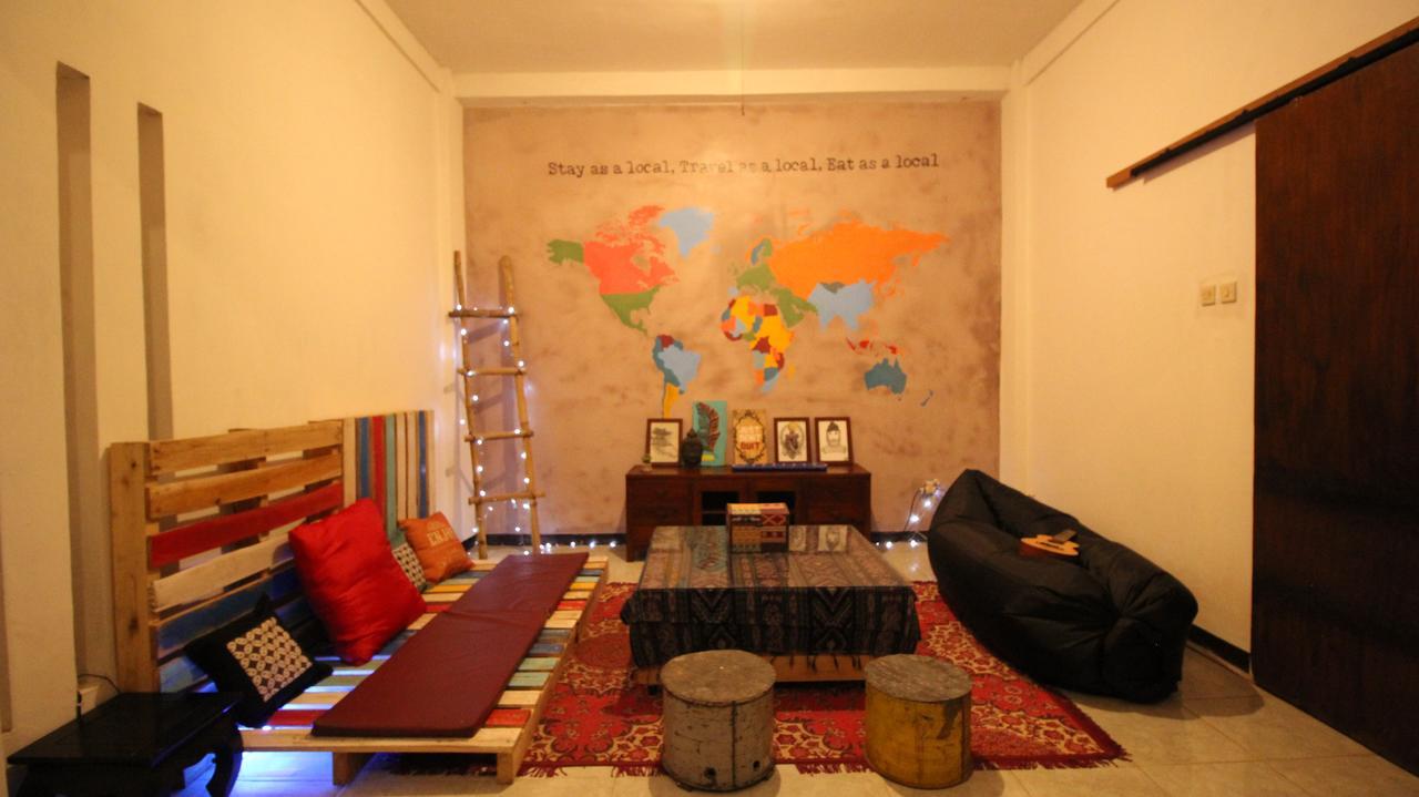 Hati Hati Hostel Yogyakarta Exterior foto