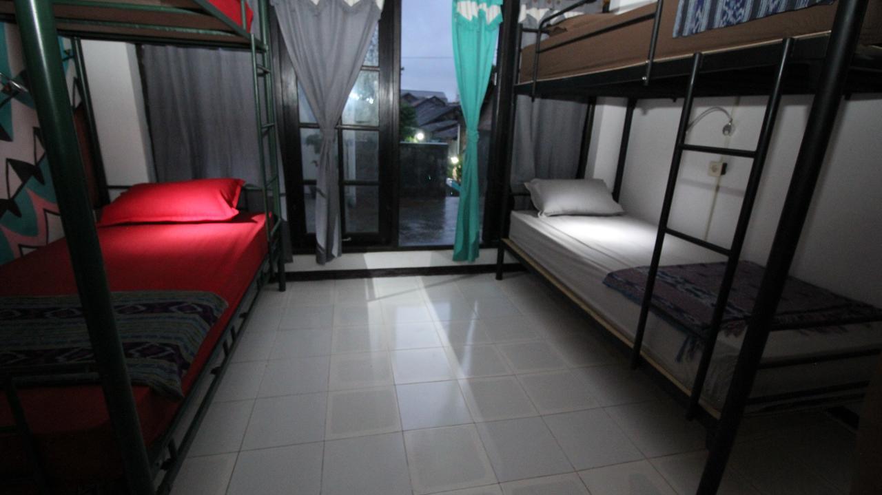 Hati Hati Hostel Yogyakarta Exterior foto