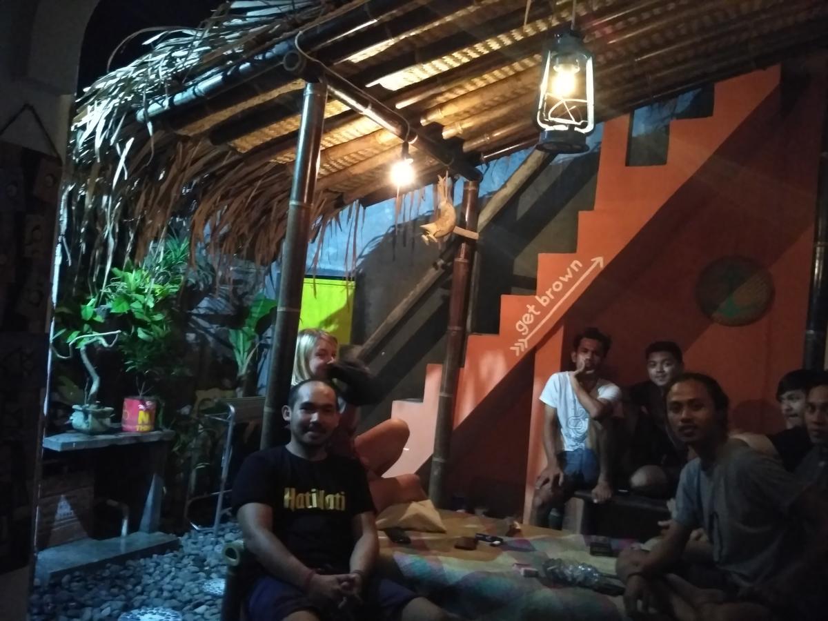 Hati Hati Hostel Yogyakarta Exterior foto
